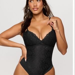 Yitty Smoothing Lace Bodysuit